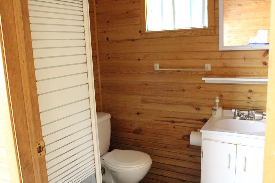 Ontario American Plan Lodge Dock Side East