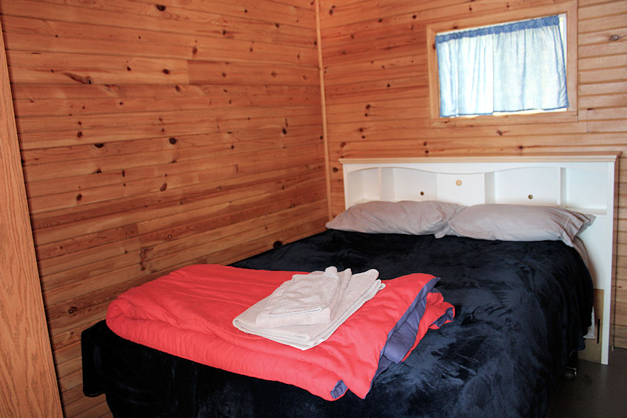 Ontario American Plan Lodge Dock Side East