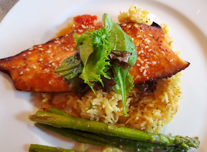 guys enjoying a shore lunch